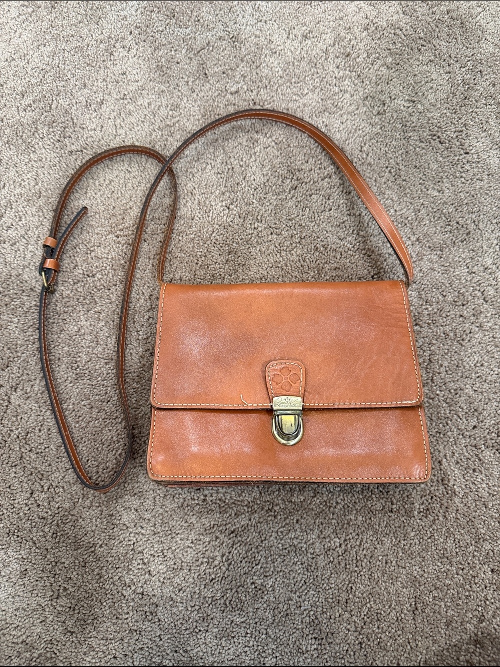 Patricia Nash Tan Leather Crossbody with Gold-Tone Clasp with wristlet strap